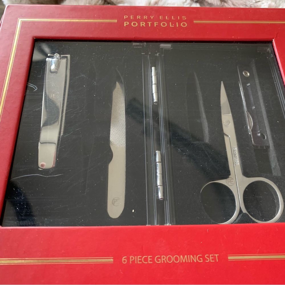 Men’s Perry Ellis Grooming Kit